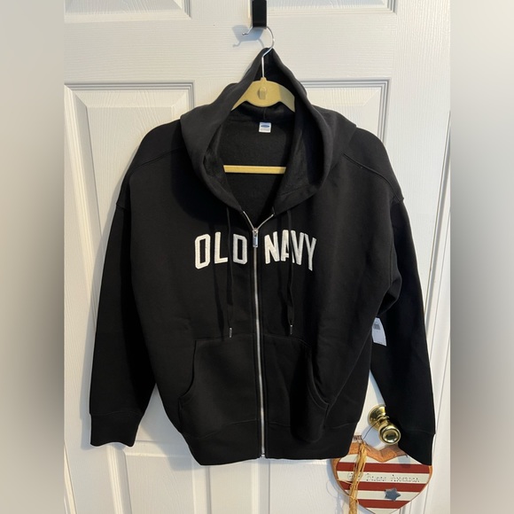 Old Navy Tops - Old Navy sweatshirt size large nwt
